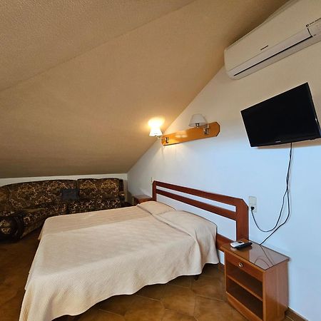 Hostal Celmar Malllorca II Malgrat de Mar Exterior foto