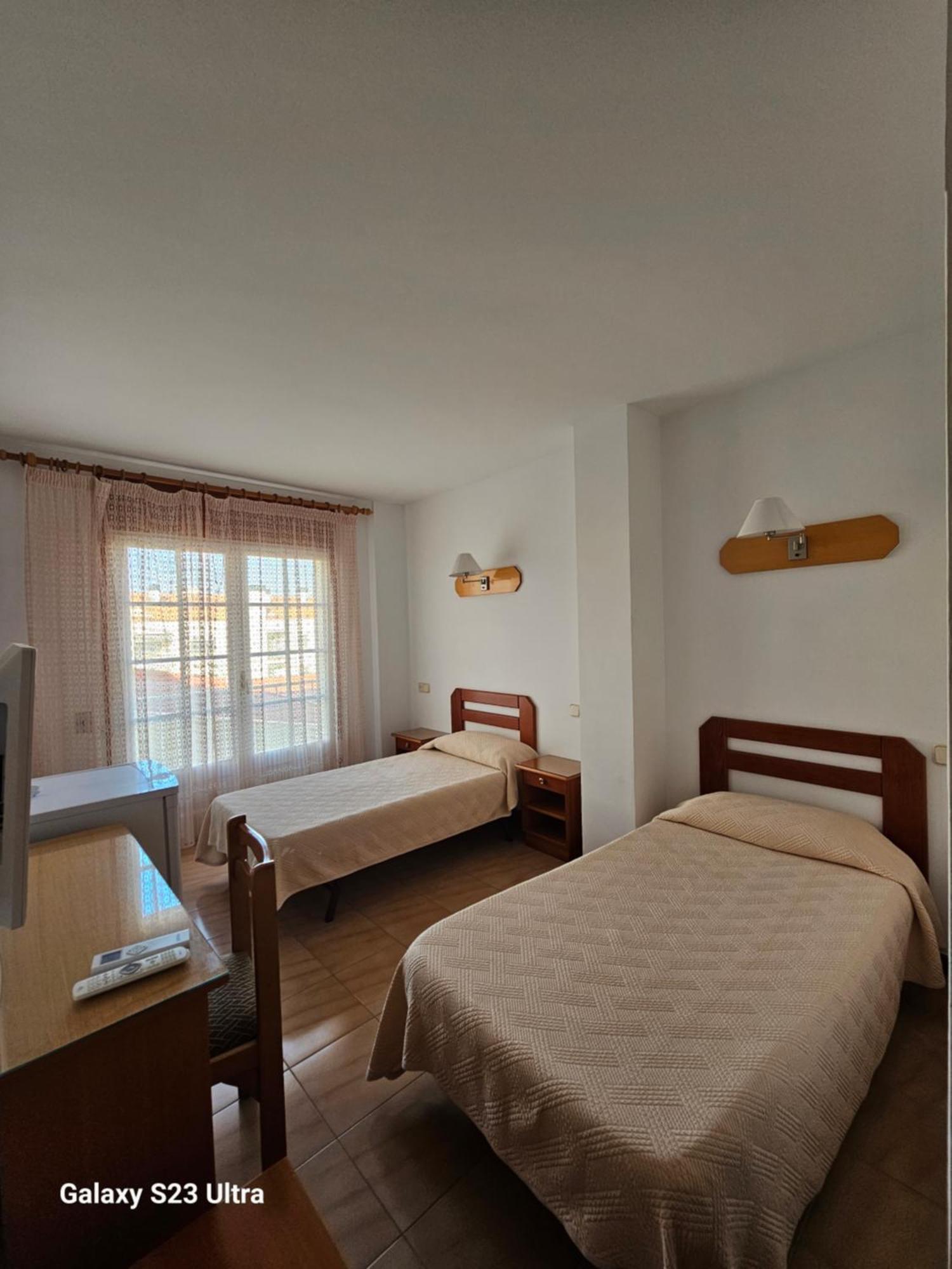 Hostal Celmar Malllorca II Malgrat de Mar Exterior foto
