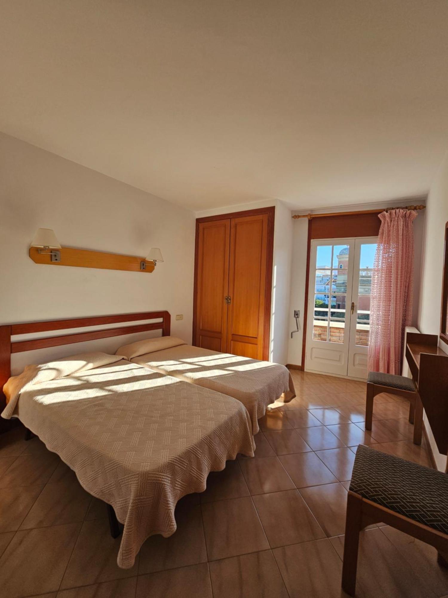 Hostal Celmar Malllorca II Malgrat de Mar Exterior foto