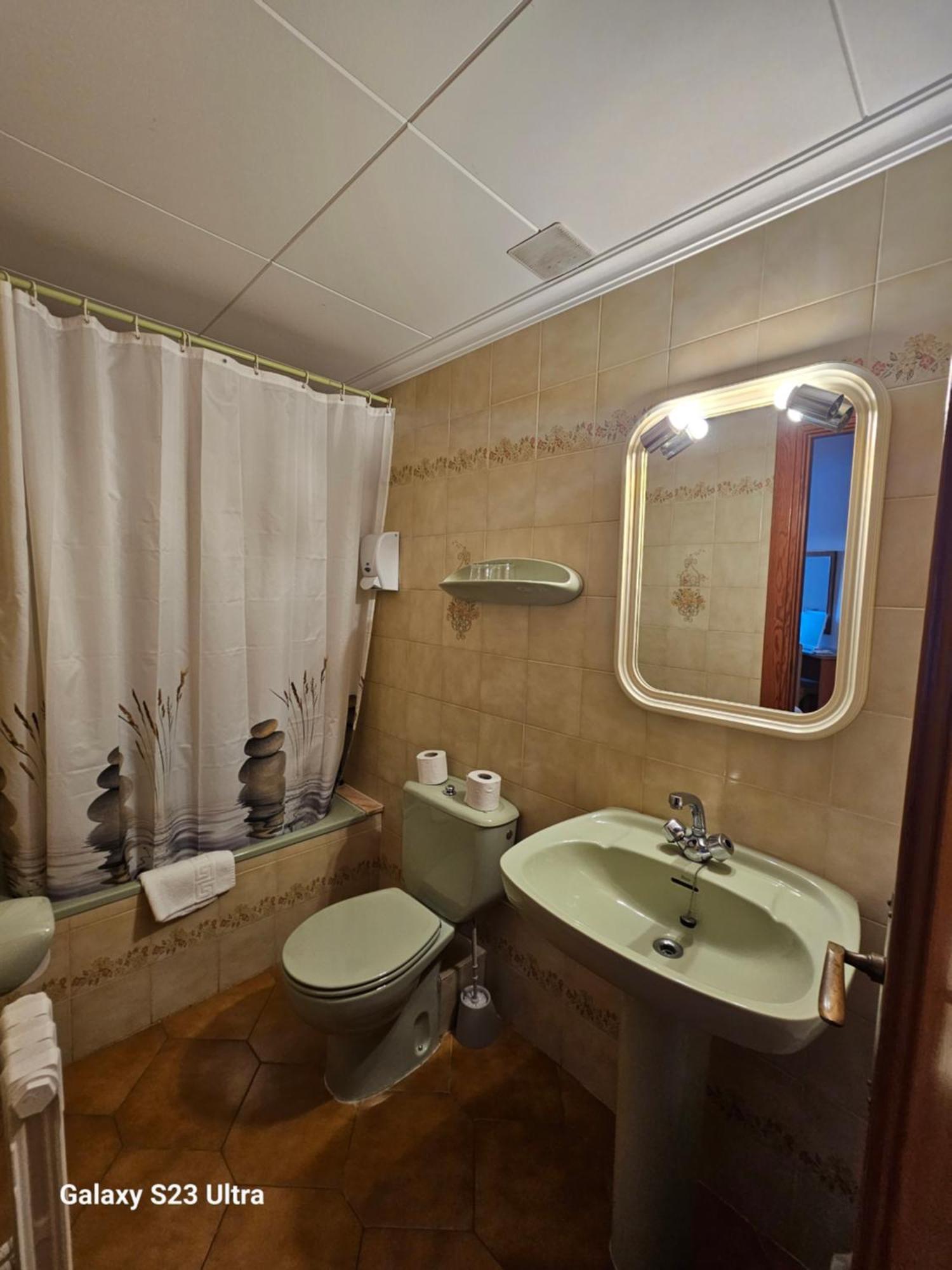 Hostal Celmar Malllorca II Malgrat de Mar Exterior foto