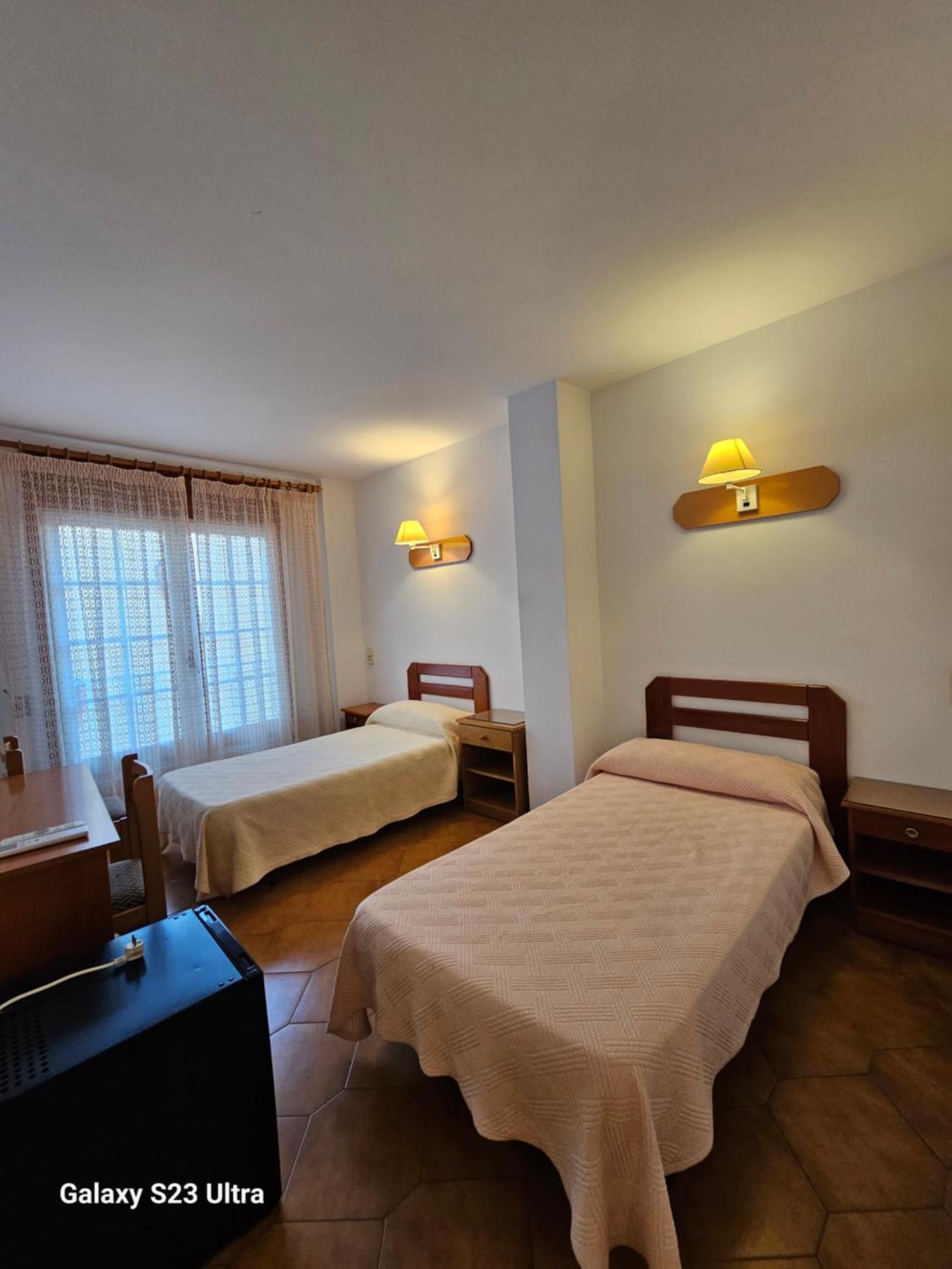 Hostal Celmar Malllorca II Malgrat de Mar Exterior foto