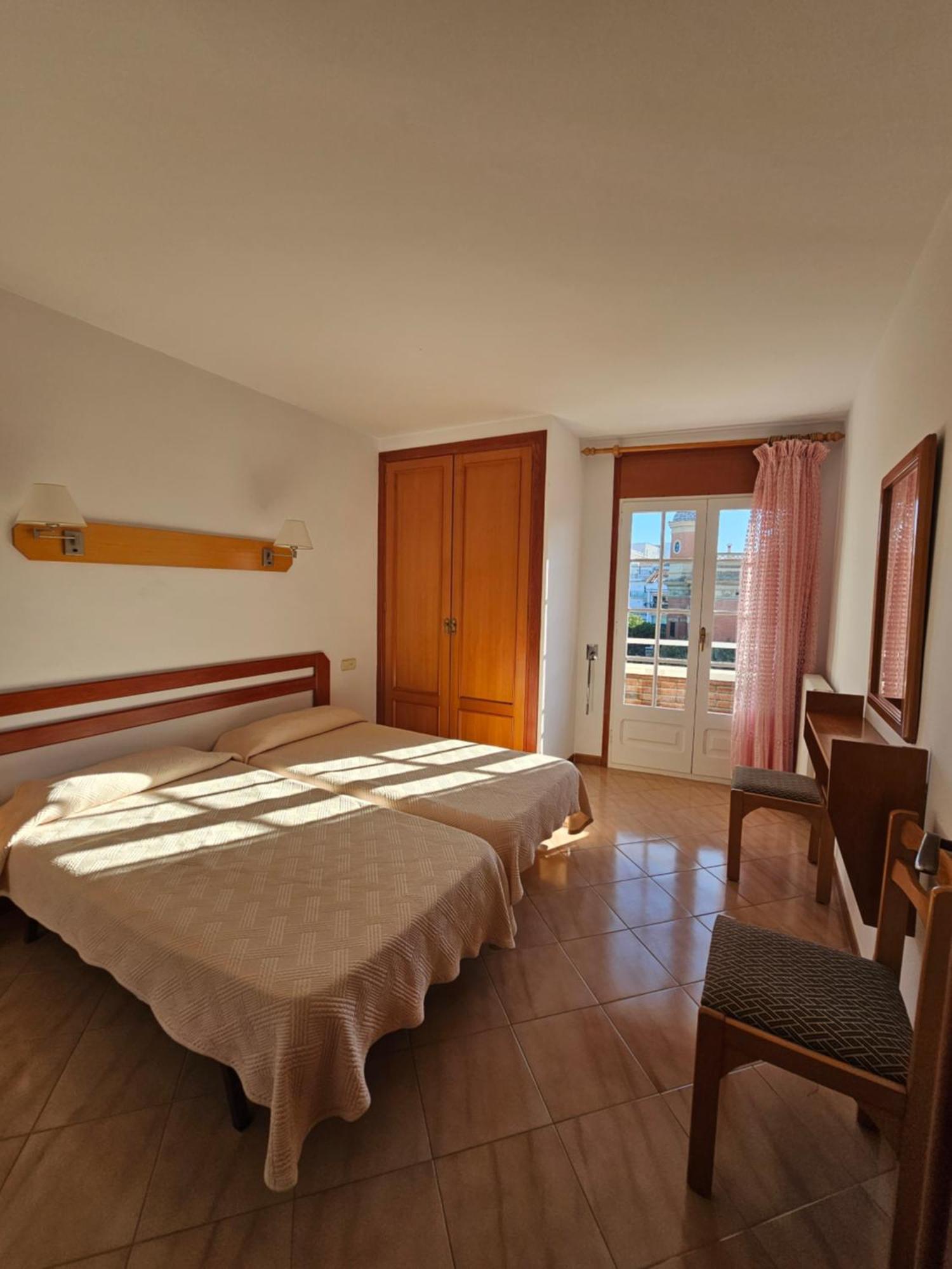 Hostal Celmar Malllorca II Malgrat de Mar Exterior foto