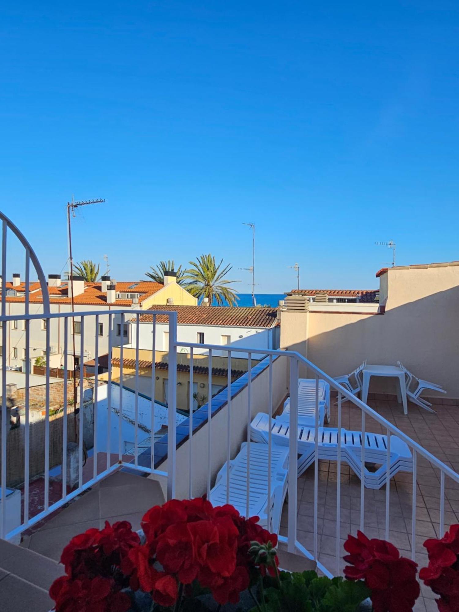 Hostal Celmar Malllorca II Malgrat de Mar Exterior foto
