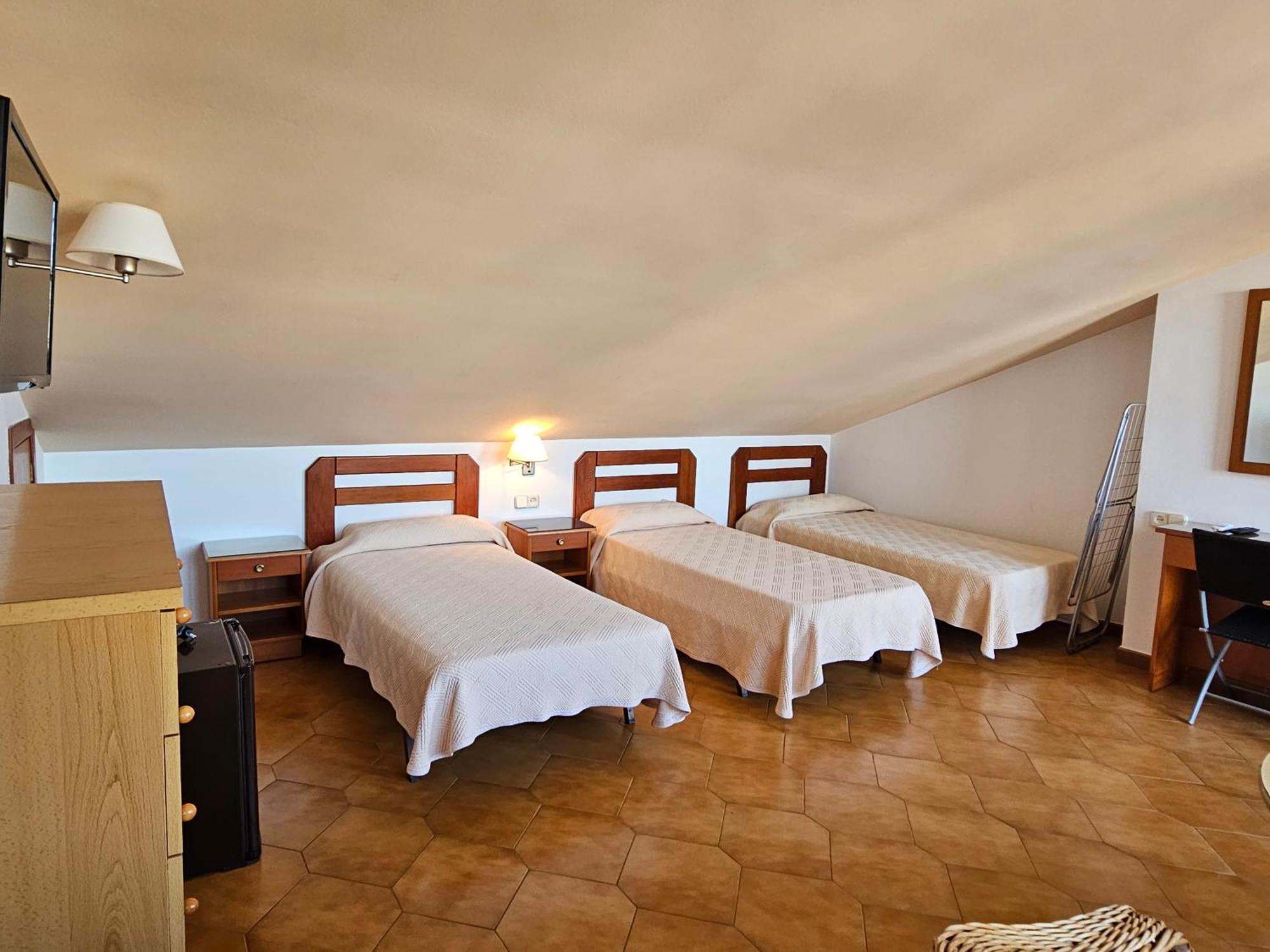 Hostal Celmar Malllorca II Malgrat de Mar Exterior foto